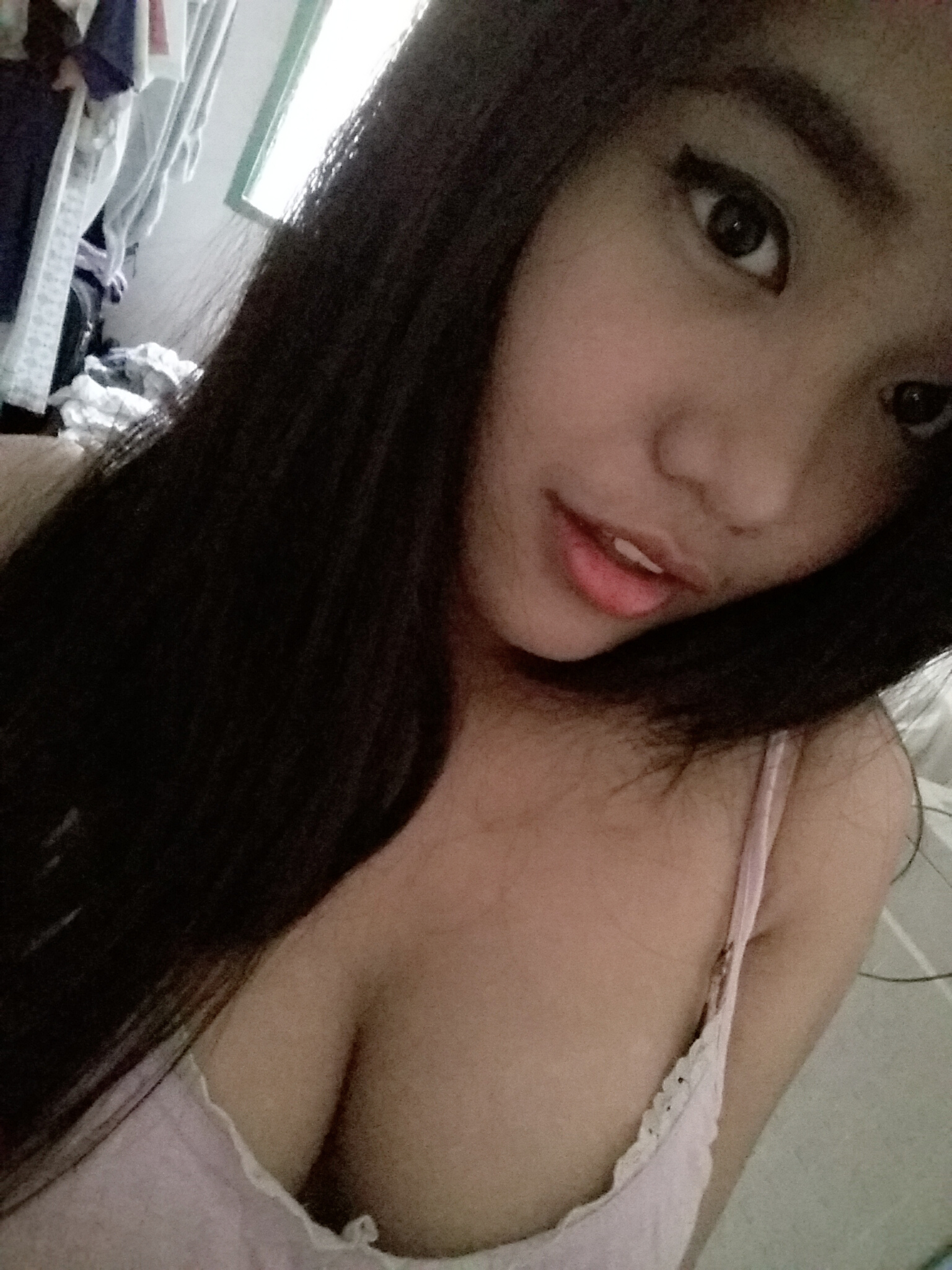 hot asian girl cleavage selfie
