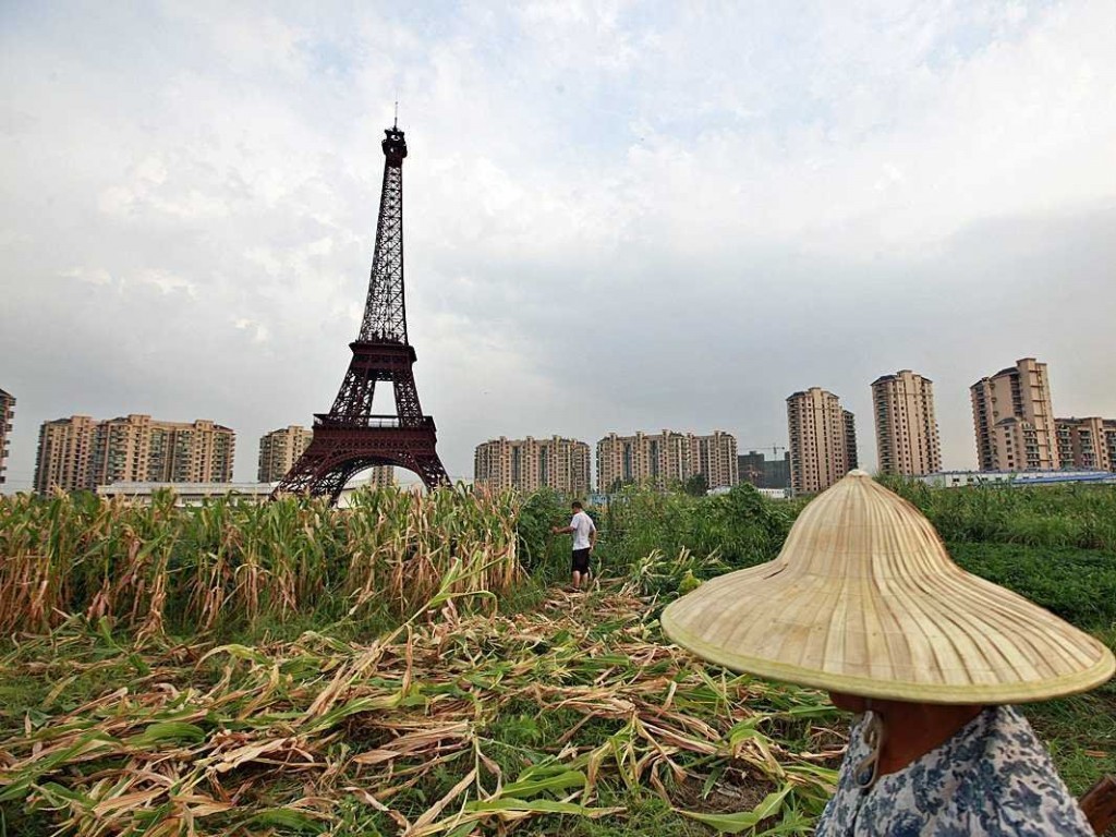 paris-in-china-corn-field