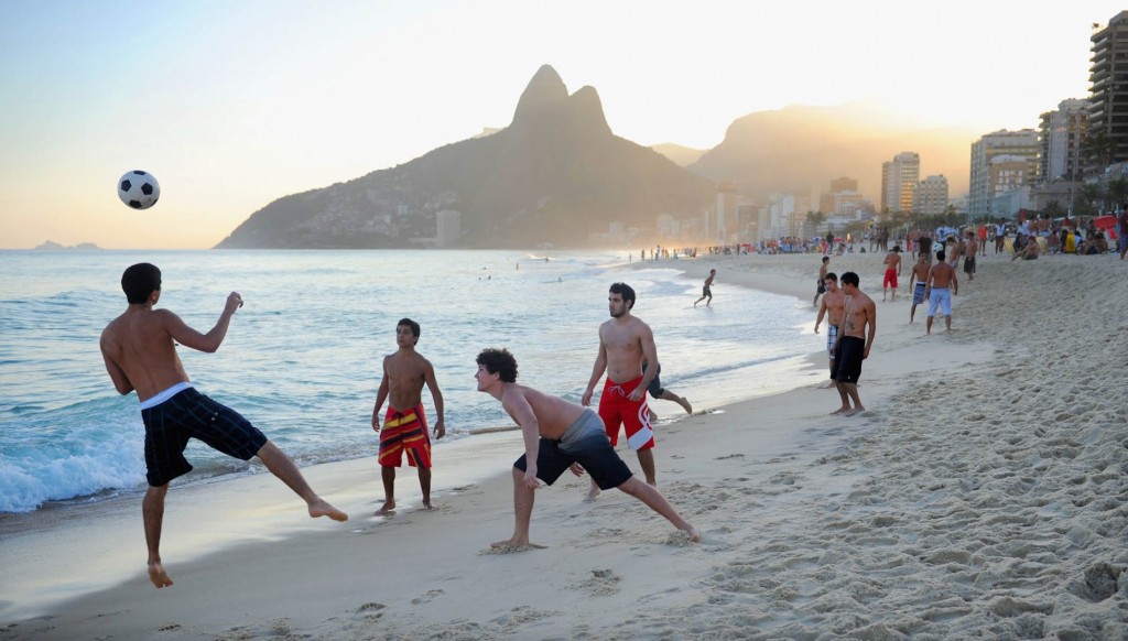 Ipanema-beach-Brazil-119997272-1900x1080_c